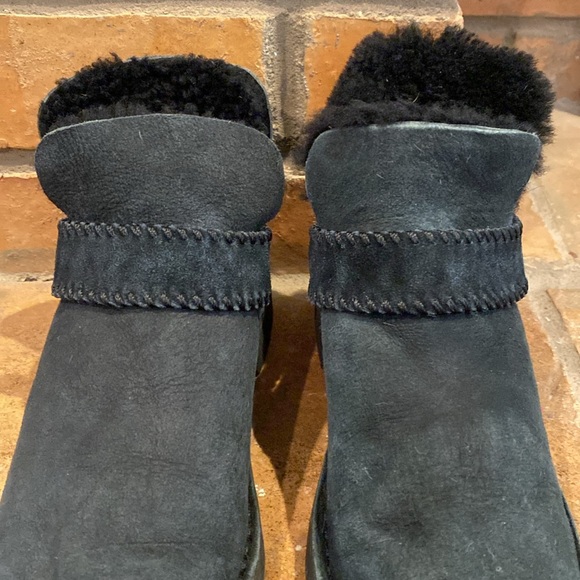 UGG McKay Boot - Size 6 - Picture 11 of 13